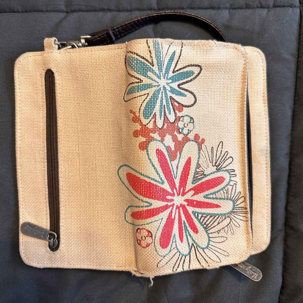 Thirty One Wallet - Picture 3 of 3